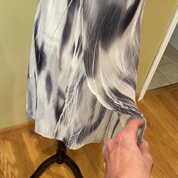 Komarov white to grey to black striped crinkle tiered midi stress Large - Picture 6 of 6